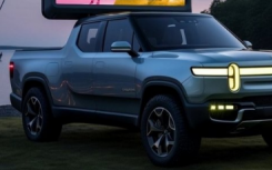 Rivian R1T 用户将能够在户外观看电影