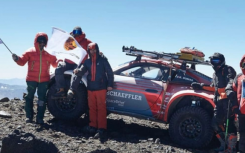 保时捷 911 Carrera 创下智利火山海拔记录