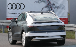  2025款奥迪Q6 Sportback E-Tron放弃了大部分伪装