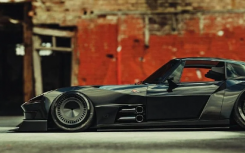 Slammed Widebody CGI Corvette Restomod 配备可伸缩硬顶和下拉式车灯
