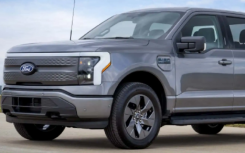 福特计划在 2024 年将 F-150 Lightning 产量削减一半