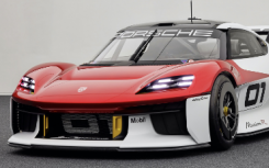  2025 款保时捷 718 Boxster EV 在Ring赛道上亮相