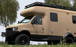 价值 16 万美元的定制 Starflyte 房车是一款离网 4x4 野兽