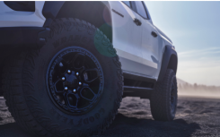  2024 款雪佛兰 Colorado ZR2 Bison 售价 60,540 美元