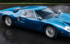 1966 年福特 GT40 MkI 公路车前往 Mecum 基西米拍卖