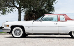 这款配备 500 V8 发动机的超级稀有 1975 年 Coupe De Ville 卡车