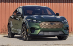 2024 款福特野马 Mach-E GT 换上青铜色 增强性能