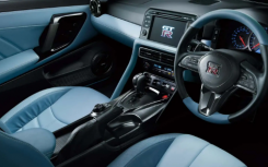 日产 GT-R 将于 2025 年回归 采用蓝色内饰