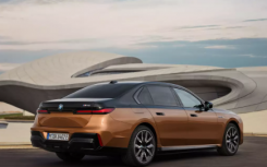 2024 BMW i7：新装饰支架 xDrive60 起价 106,695 美元