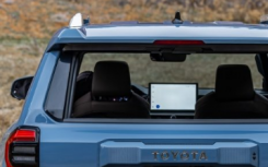 丰田 4Runner 2024 SUV 在一张新照片中展示