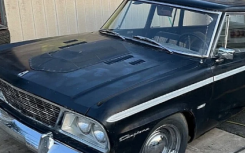 这辆 19 年 Studebaker Wagonaire 是一辆罕见的卡车