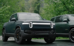 2025 款 Rivian R1T R1S 亮相 续航里程更长