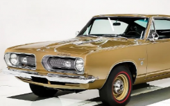 修复后的 1968 年 Barracuda Formula S 是一款罕见的 383-V8 Mopar 珍品