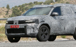谍照：2025 款 Dacia Bigster 曝光测试