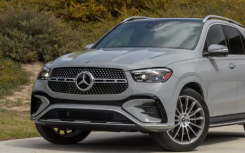 2024 款梅赛德斯-奔驰 GLE450e 评测