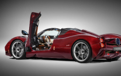  帕加尼 Utopia Roadster 推出 852 马力敞篷版