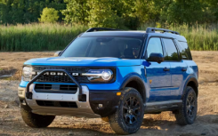 福特 Bronco Sport Sauatch 与入门级 Big-Boy Bronco 的比较
