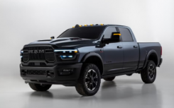 2025 款 Ram HD 卡车在全面亮相之前展示其更时尚的外观