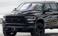 这款耳机
 Ram 1500 比诺克斯堡更坚不可摧